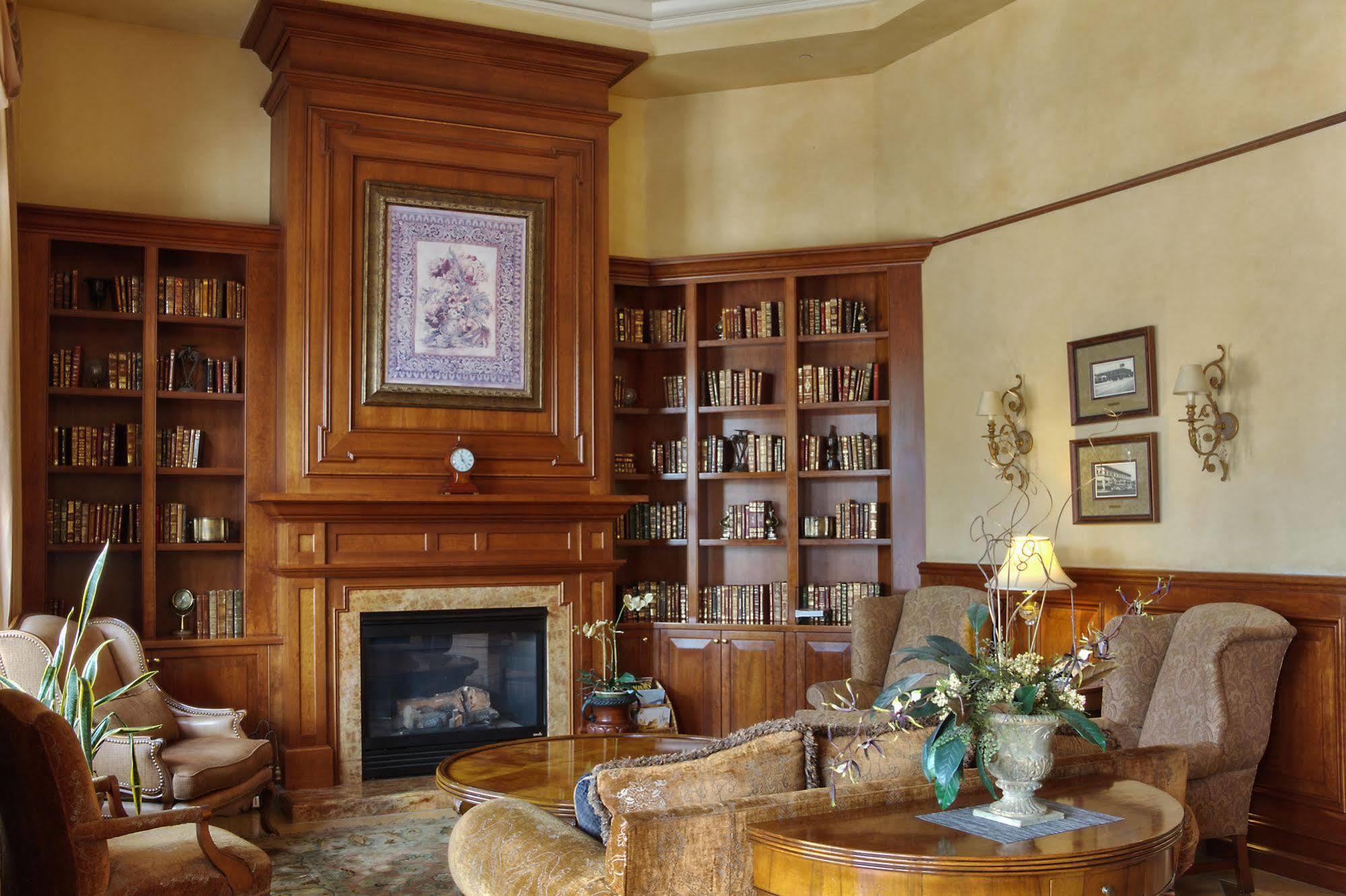 Carlton Atascadero