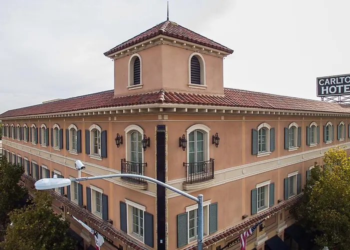 Carlton Hotel