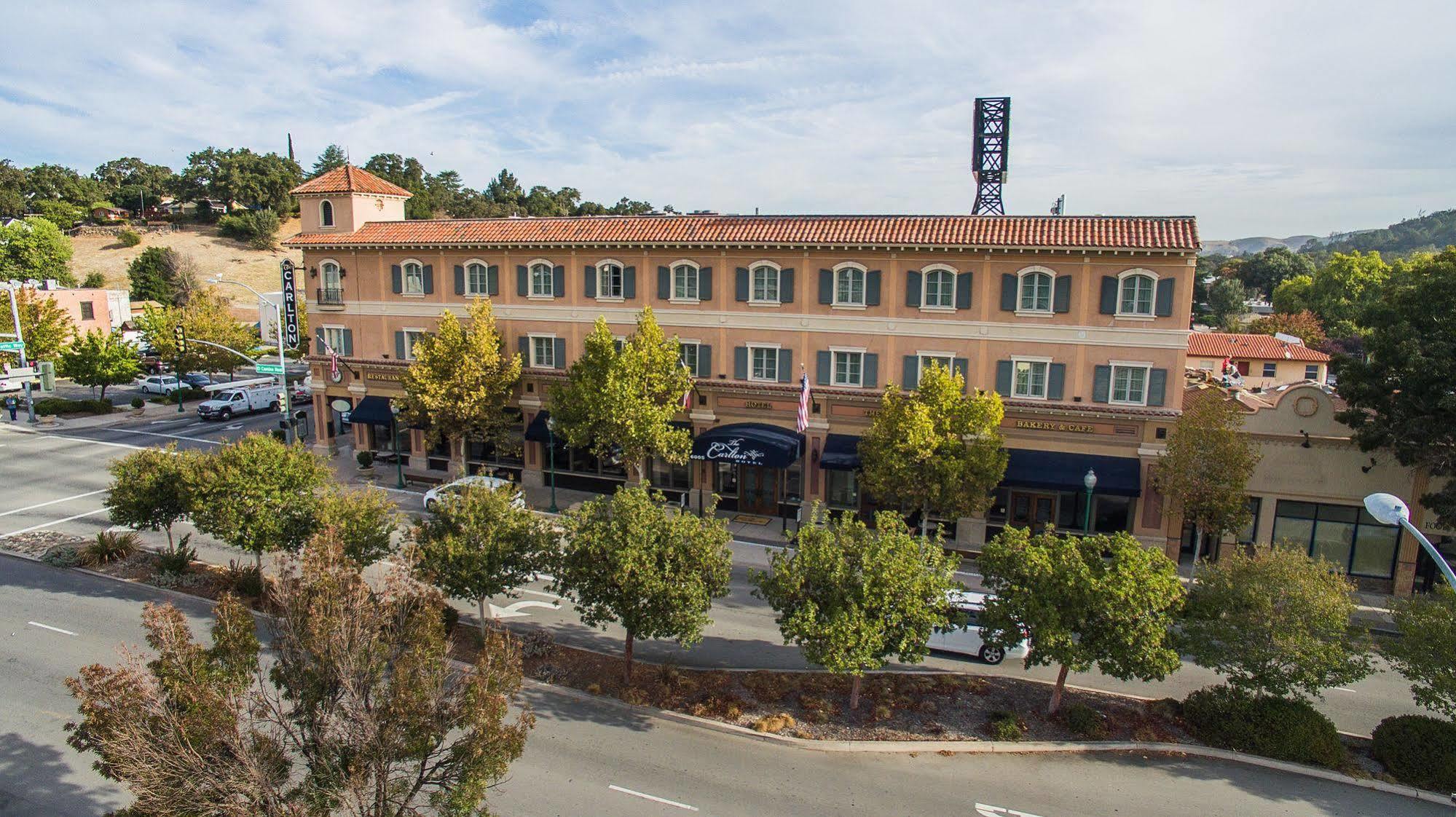 Hotel Carlton 3*